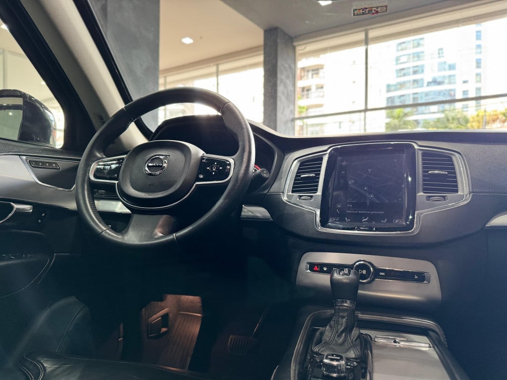 Imagem do veículo VOLVO XC90 2.0 T6 GASOLINA MOMENTUM AWD GEARTRONIC