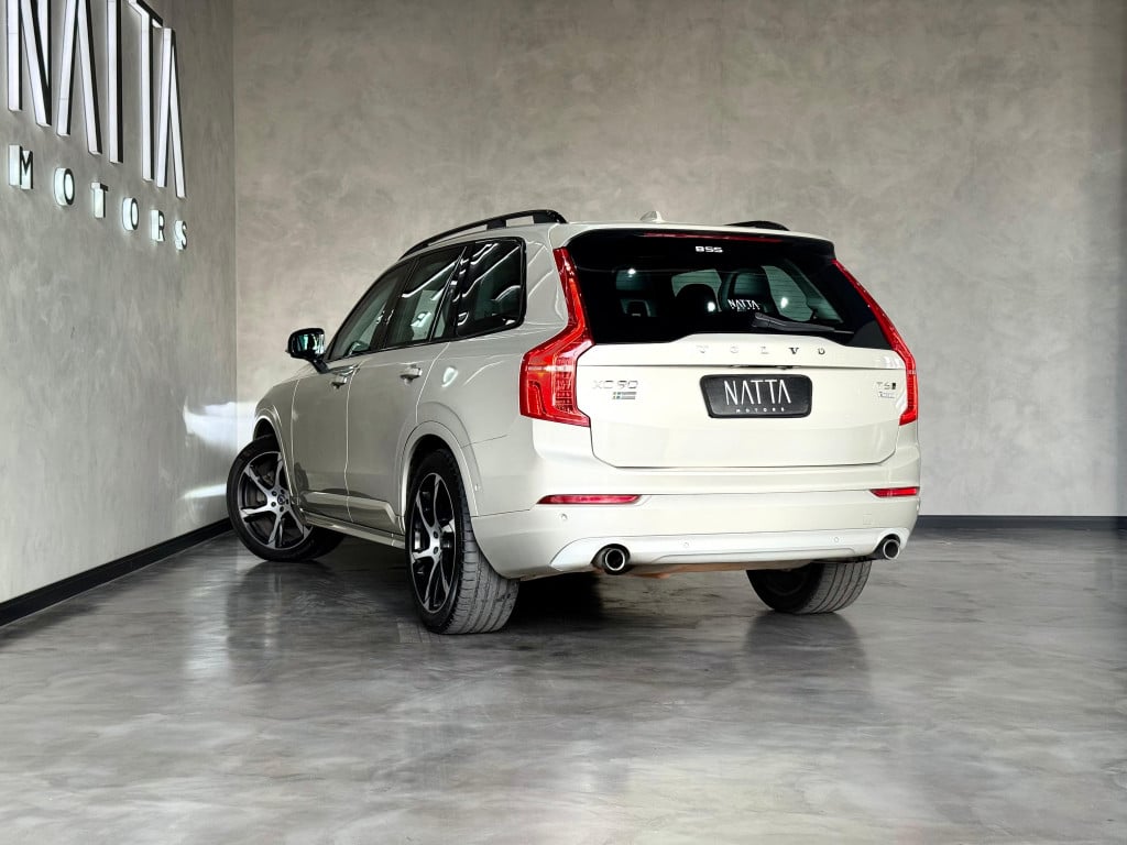 Imagem do veículo VOLVO XC90 2.0 T6 GASOLINA MOMENTUM AWD GEARTRONIC