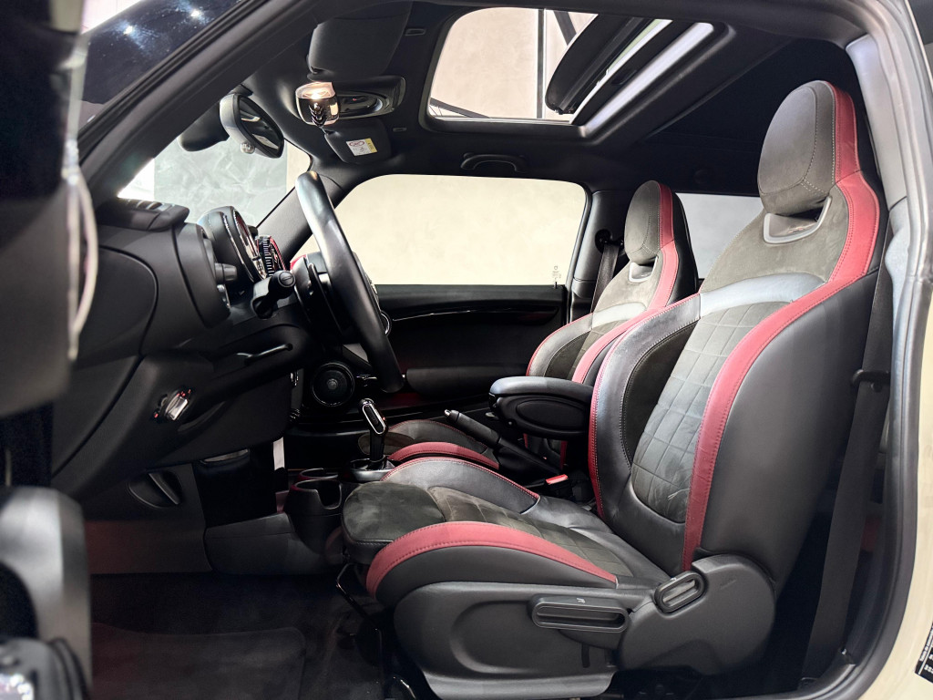Imagem do veículo MINI COOPER 2.0 16V TWINPOWER GASOLINA JOHN COOPER WORKS 2P STEPTRONIC