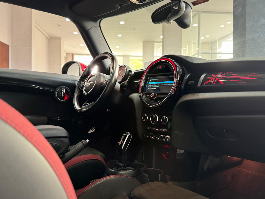 Imagem do veículo MINI COOPER 2.0 16V TWINPOWER GASOLINA JOHN COOPER WORKS 2P STEPTRONIC