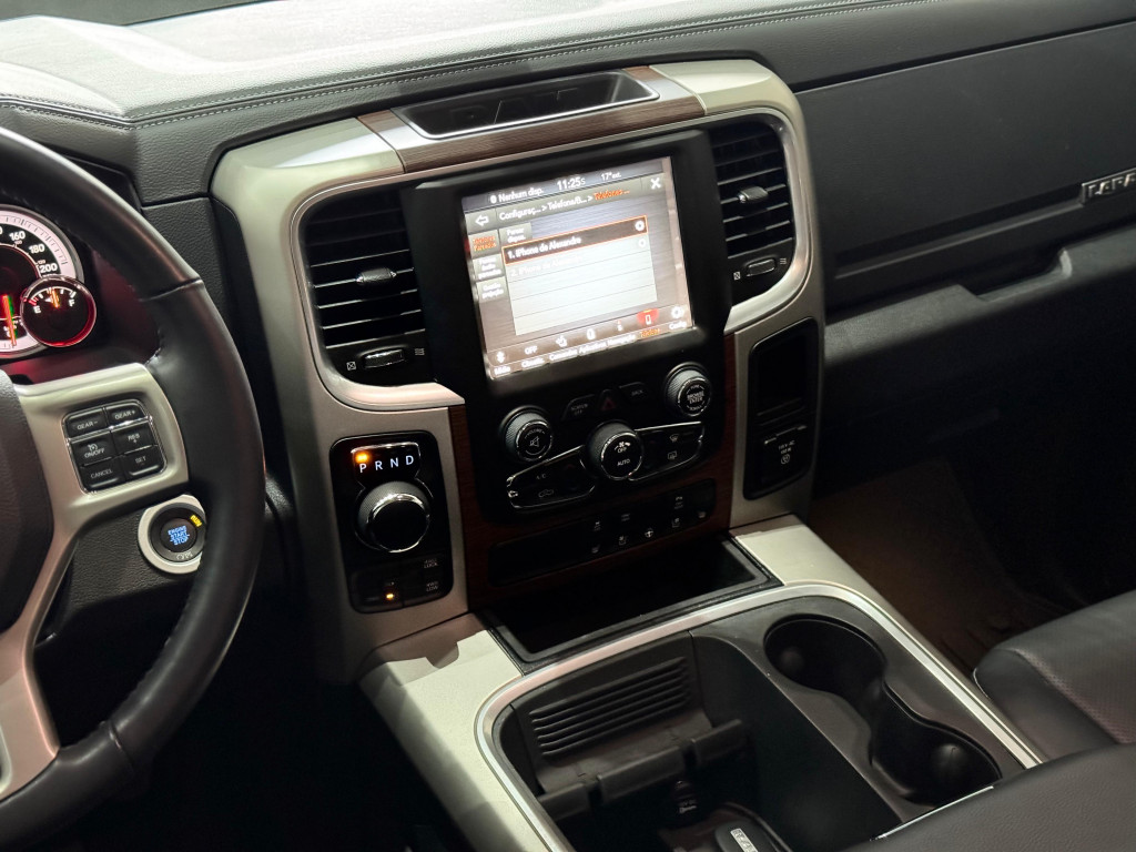 Imagem do veículo RAM CLASSIC LARAMIE 5.7 CD V8 4X4 Automático