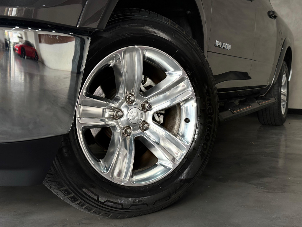 Imagem do veículo RAM CLASSIC LARAMIE 5.7 CD V8 4X4 Automático
