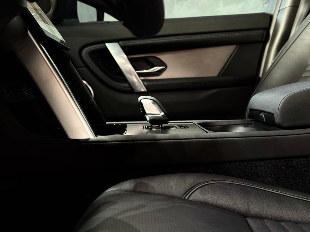Imagem do veículo LAND ROVER DISCOVERY SPORT 2.0 P250 TURBO FLEX R-DYNAMIC SE AUTOMÁTICO