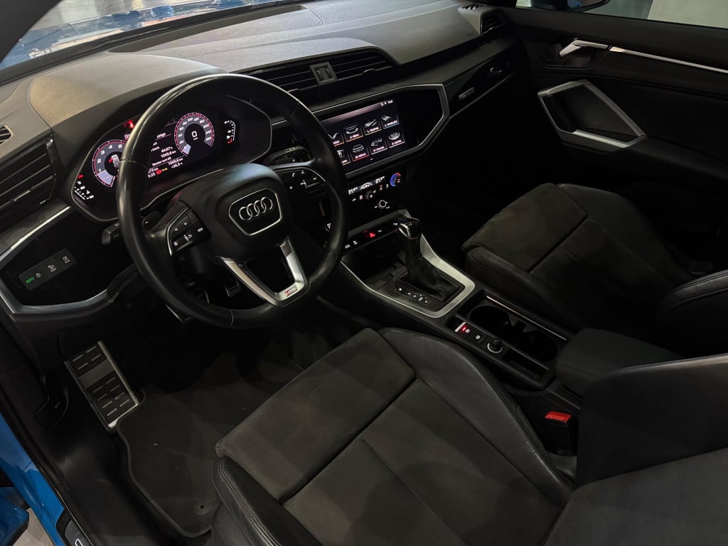 Imagem do veículo AUDI Q3 1.4 35 TFSI GASOLINA BLACK S LINE S TRONIC