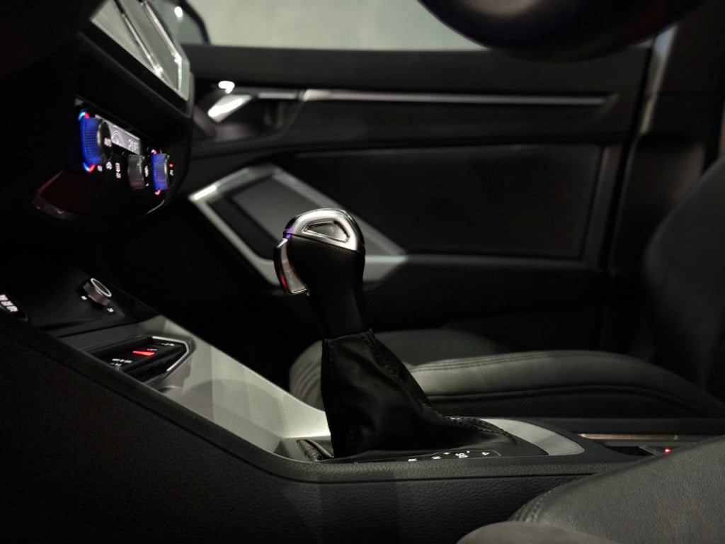 Imagem do veículo AUDI Q3 1.4 35 TFSI GASOLINA BLACK S LINE S TRONIC