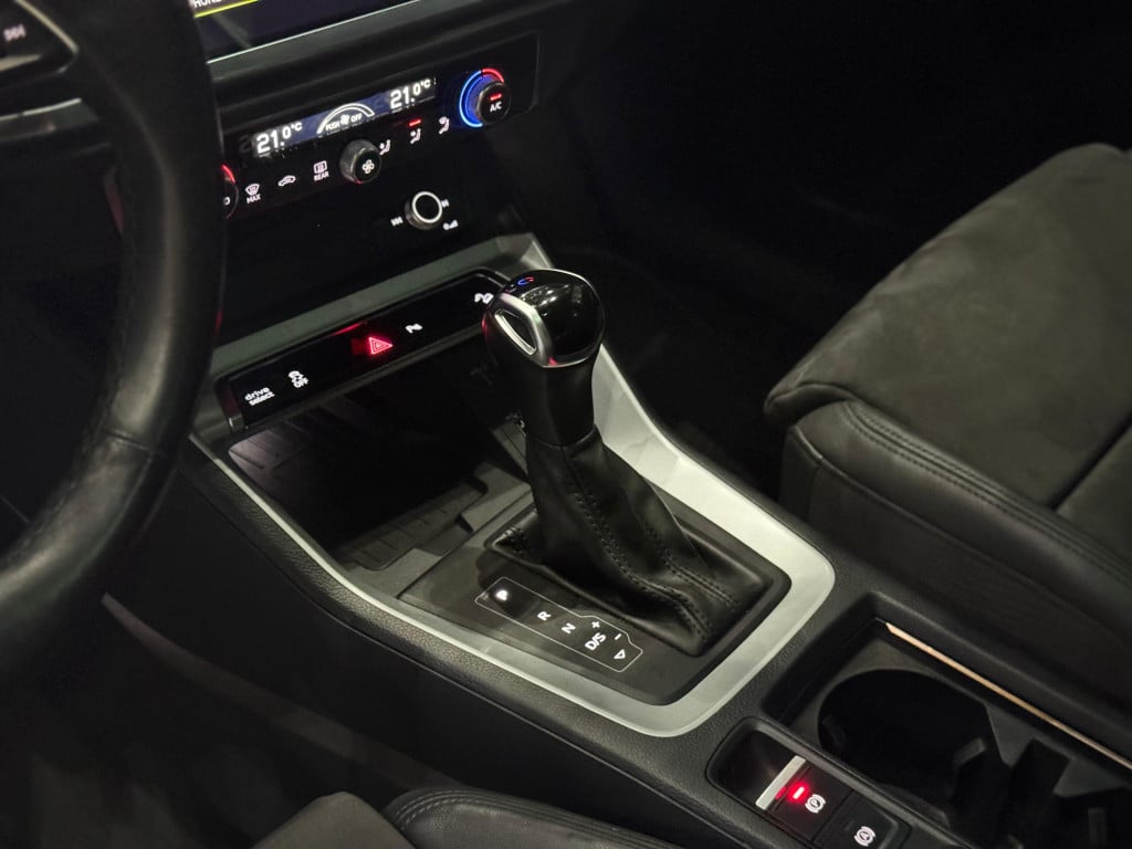 Imagem do veículo AUDI Q3 1.4 35 TFSI GASOLINA BLACK S LINE S TRONIC