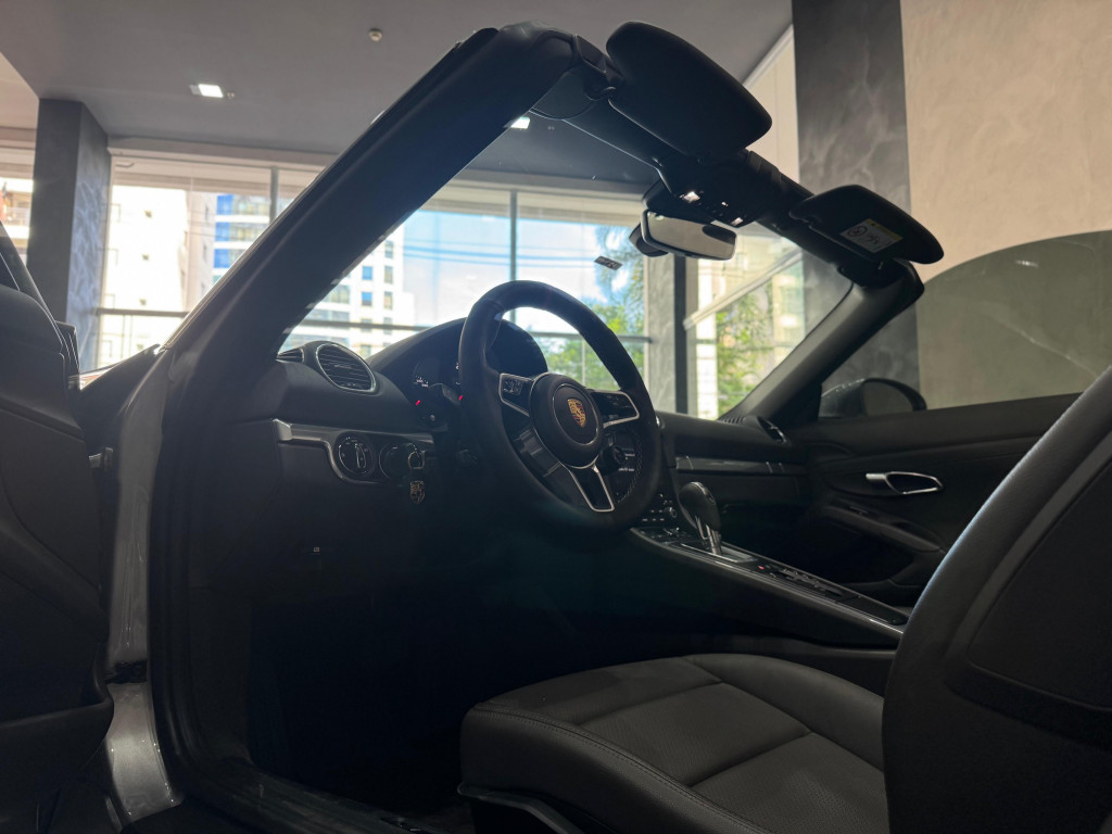 Imagem do veículo PORSCHE 718 2.0 16V H4 GASOLINA BOXSTER PDK