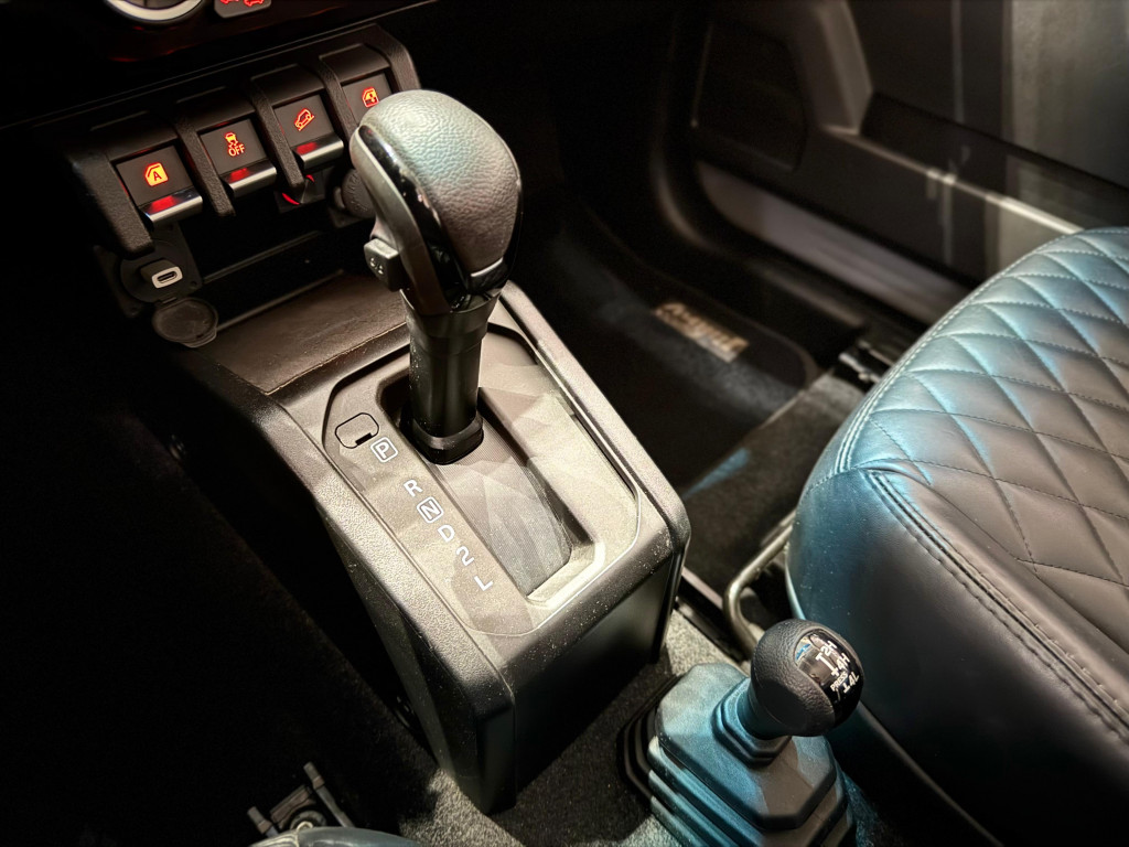 Imagem do veículo SUZUKI JIMNY 1.5 GASOLINA SIERRA 4STYLE 4X4  AUTOMÁTICO