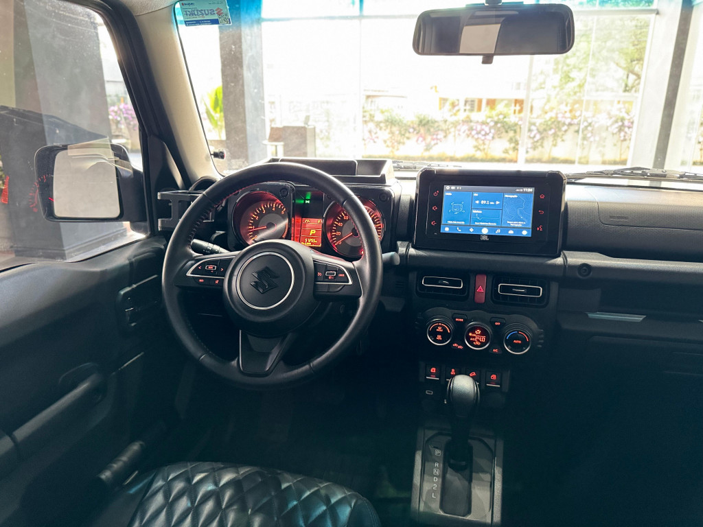 Imagem do veículo SUZUKI JIMNY 1.5 GASOLINA SIERRA 4STYLE 4X4  AUTOMÁTICO