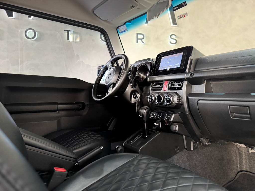Imagem do veículo SUZUKI JIMNY 1.5 GASOLINA SIERRA 4STYLE 4X4  AUTOMÁTICO