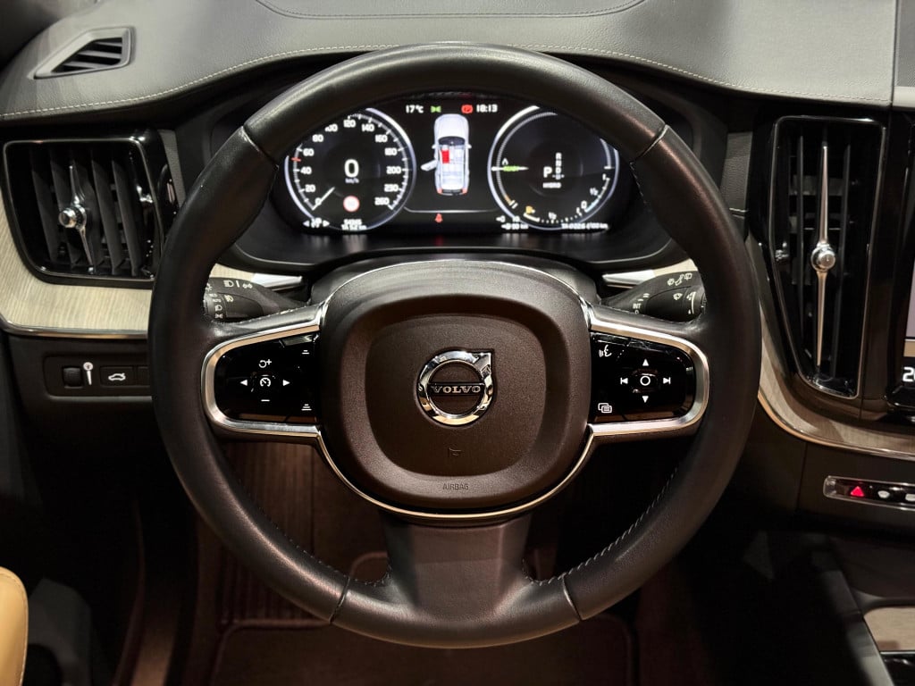 Imagem do veículo VOLVO XC60 2.0 T8 HYBRID INSCRIPTION AWD GEARTRONIC