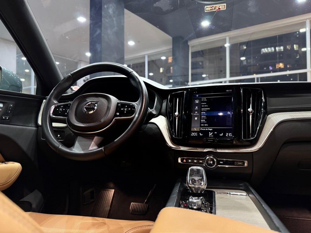 Imagem do veículo VOLVO XC60 2.0 T8 HYBRID INSCRIPTION AWD GEARTRONIC
