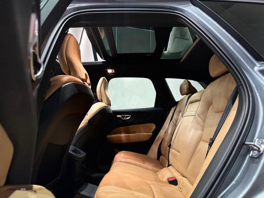 Imagem do veículo VOLVO XC60 2.0 T8 HYBRID INSCRIPTION AWD GEARTRONIC