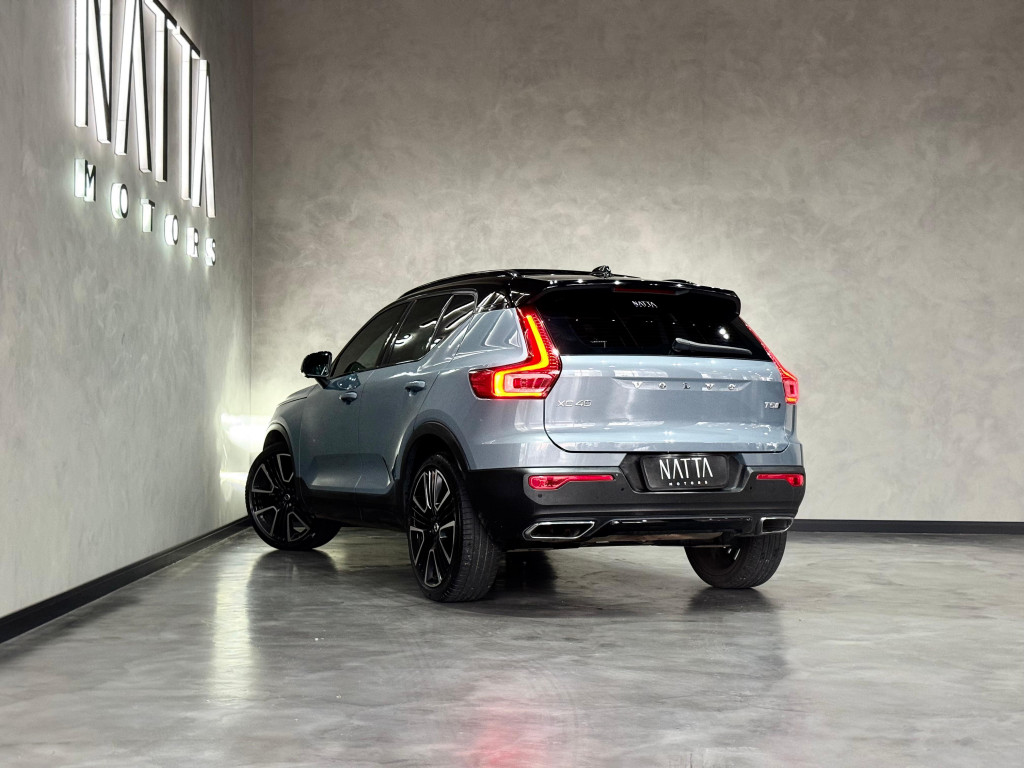 Imagem do veículo VOLVO XC40 2.0 T5 GASOLINA R-DESIGN AWD GEARTRONIC