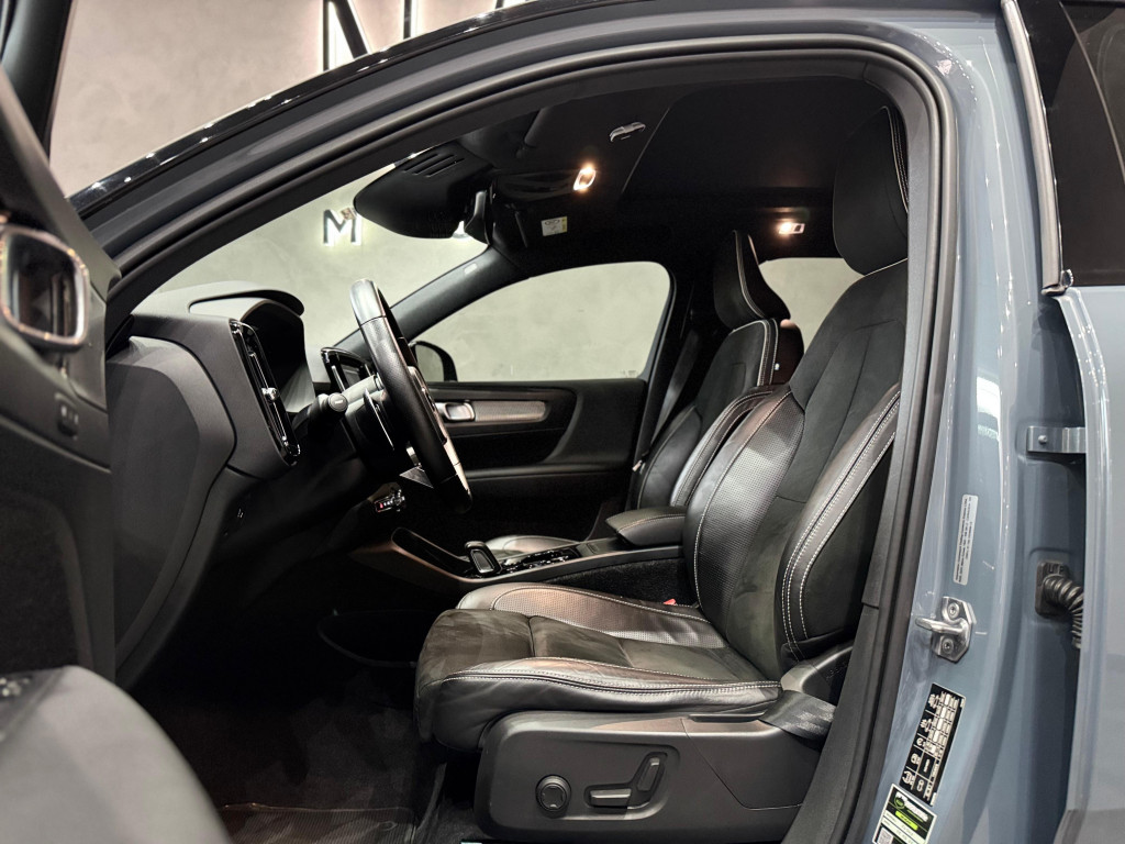 Imagem do veículo VOLVO XC40 2.0 T5 GASOLINA R-DESIGN AWD GEARTRONIC