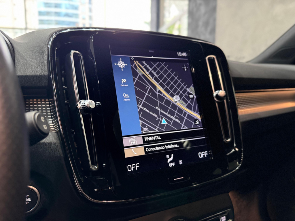 Imagem do veículo VOLVO XC40 2.0 T5 GASOLINA R-DESIGN AWD GEARTRONIC