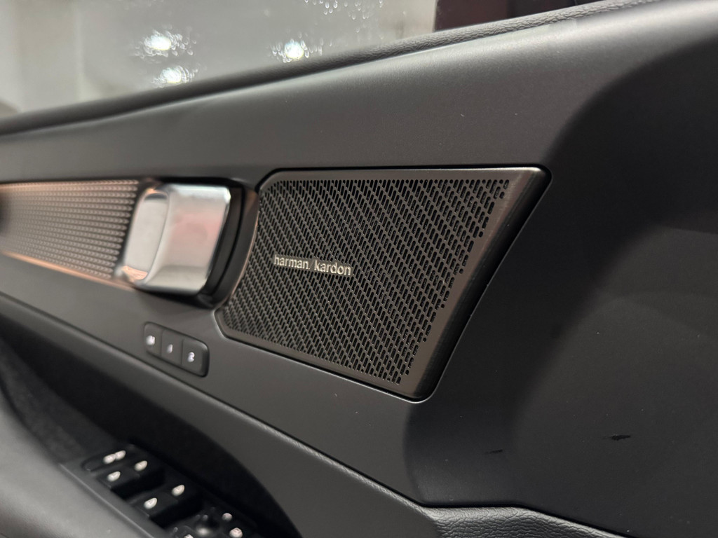 Imagem do veículo VOLVO XC40 2.0 T5 GASOLINA R-DESIGN AWD GEARTRONIC
