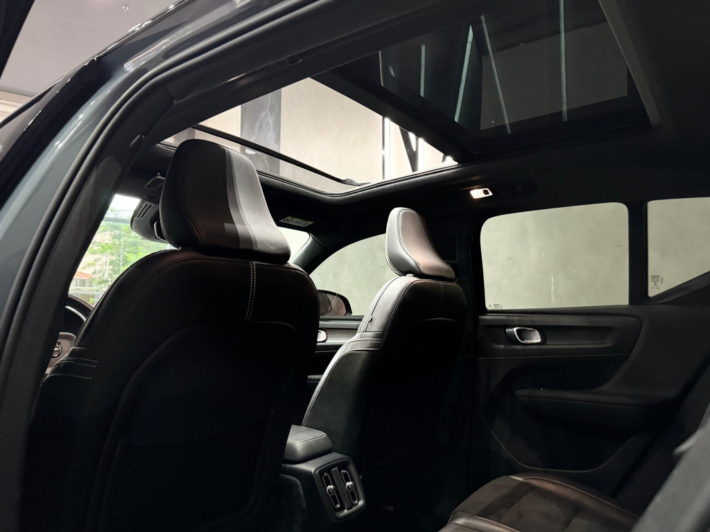 Imagem do veículo VOLVO XC40 2.0 T5 GASOLINA R-DESIGN AWD GEARTRONIC