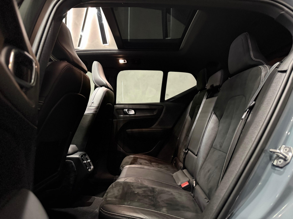 Imagem do veículo VOLVO XC40 2.0 T5 GASOLINA R-DESIGN AWD GEARTRONIC
