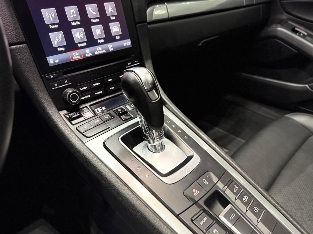 Imagem do veículo PORSCHE 718 2.0 16V H4 GASOLINA BOXSTER PDK