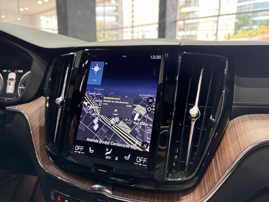 Imagem do veículo VOLVO XC60 2.0 T8 HYBRID INSCRIPTION AWD GEARTRONIC