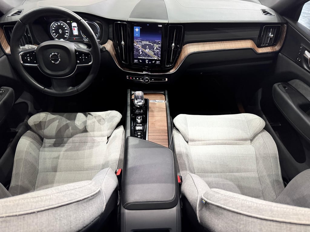 Imagem do veículo VOLVO XC60 2.0 T8 HYBRID INSCRIPTION AWD GEARTRONIC