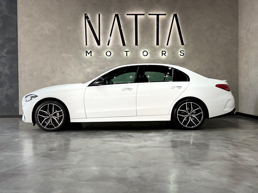 Imagem do veículo MERCEDES-BENZ C 300 AMG Line 2.0 TB Aut. (Híbrido)