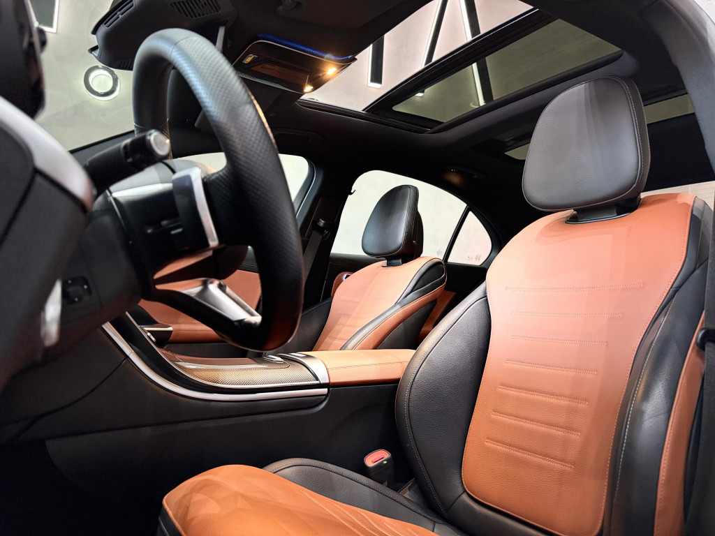 Imagem do veículo MERCEDES-BENZ C 300 AMG Line 2.0 TB Aut. (Híbrido)