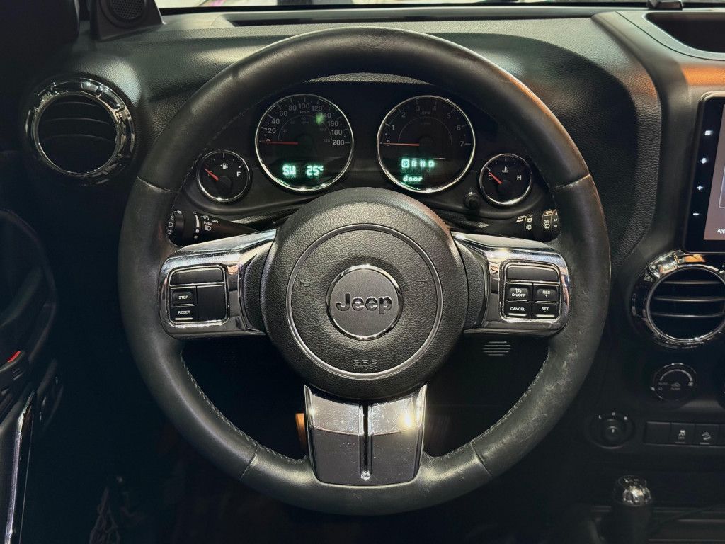 Imagem do veículo JEEP WRANGLER 3.6 UNLIMITED SPORT 4X4 V6 GASOLINA 4P AUTOMÁTICO