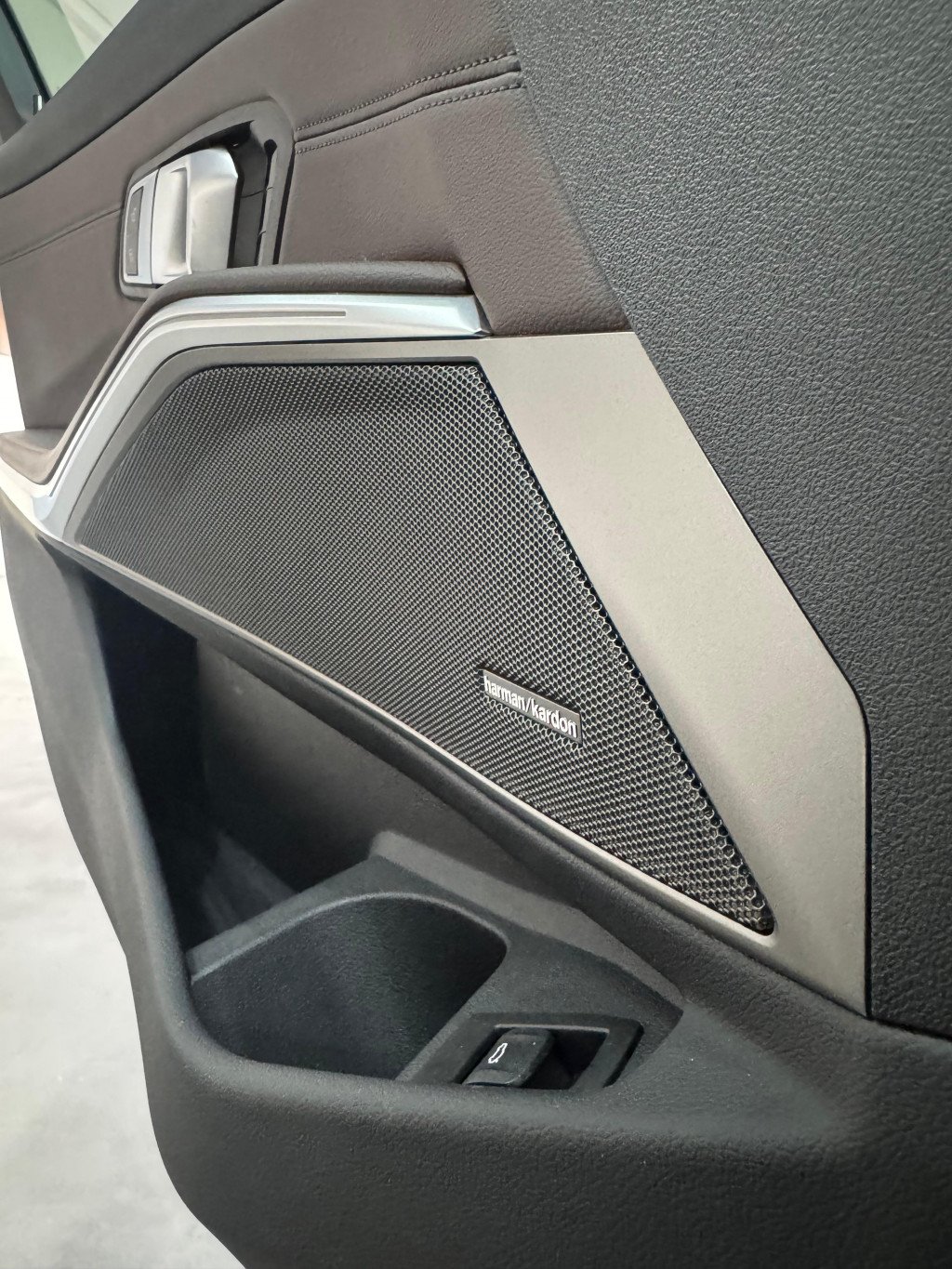 Imagem do veículo BMW 320i 2.0 16V TURBO FLEX M SPORT 10th ANNIVERSARY EDITION AUTOMÁTICO