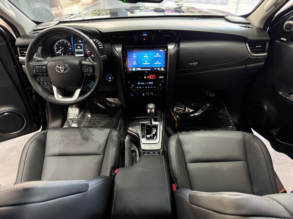Imagem do veículo TOYOTA HILUX SW4 2.8 D-4D TURBO DIESEL SRX PLATINUM 7L 4X4 AUTOMÁTICO