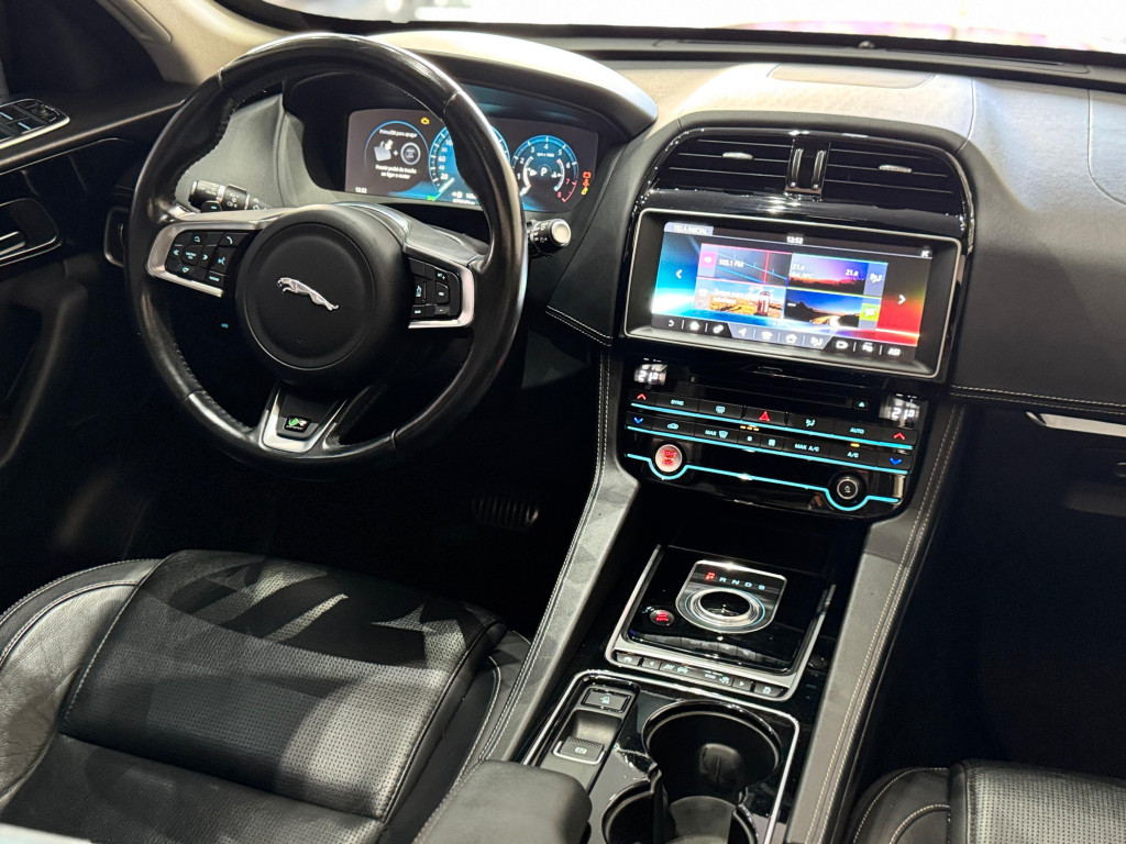 Imagem do veículo JAGUAR F-PACE 3.0 V6 SUPERCHARGED R-SPORT AWD 4P AUTOMÁTICO