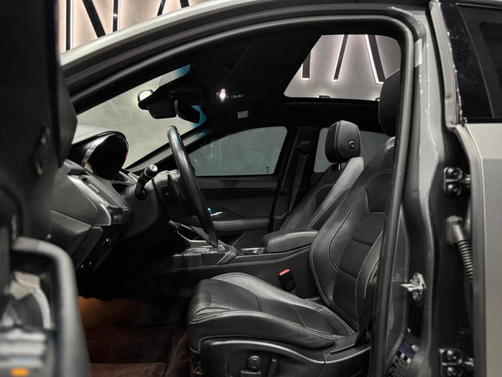 Imagem do veículo JAGUAR E-PACE 2.0 16V P300 GASOLINA R-DYNAMIC HSE AWD AUTOMÁTICO