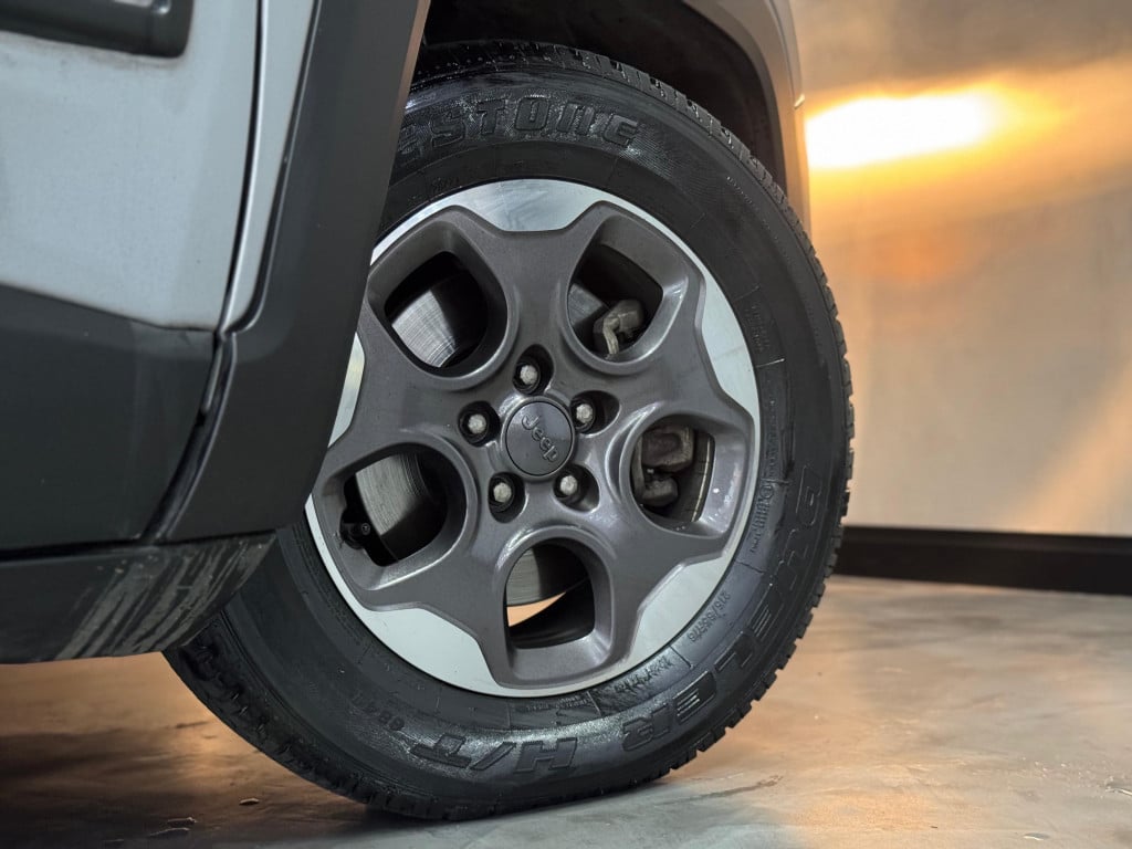 Imagem do veículo JEEP RENEGADE 1.8 16V FLEX 4P AUTOMÁTICO
