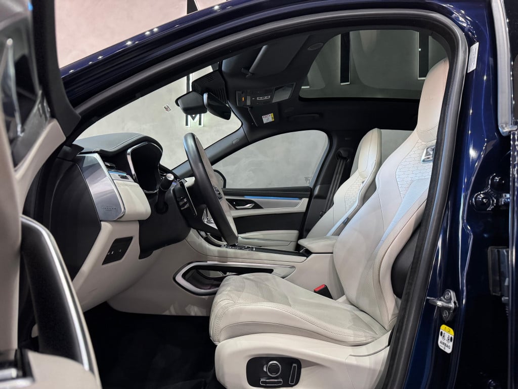 Imagem do veículo JAGUAR F-PACE 2.0 P400e PHEV R-DYNAMIC HSE AWD AUTOMÁTICO