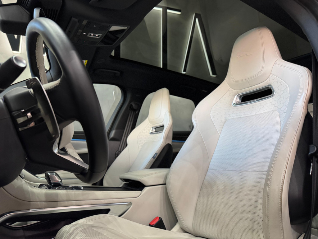 Imagem do veículo JAGUAR F-PACE 2.0 P400e PHEV R-DYNAMIC HSE AWD AUTOMÁTICO