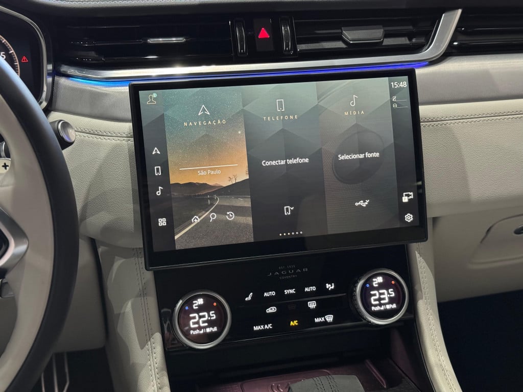 Imagem do veículo JAGUAR F-PACE 2.0 P400e PHEV R-DYNAMIC HSE AWD AUTOMÁTICO