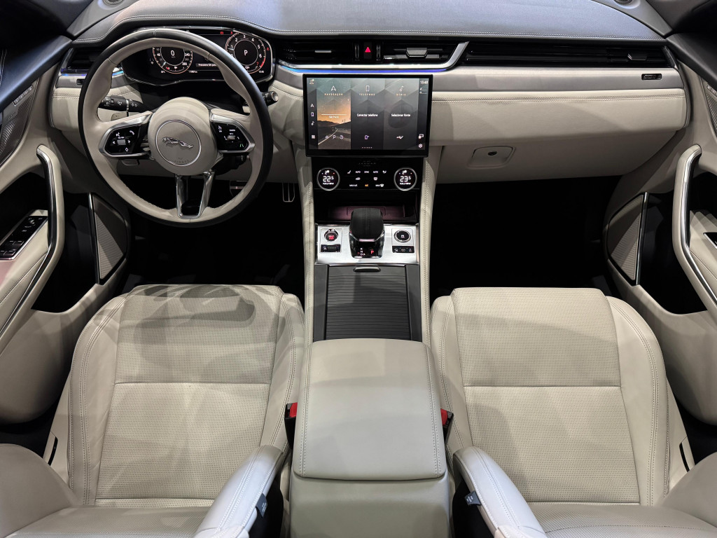 Imagem do veículo JAGUAR F-PACE 2.0 P400e PHEV R-DYNAMIC HSE AWD AUTOMÁTICO