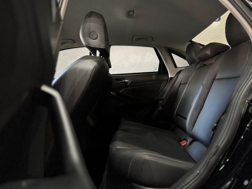 Imagem do veículo VOLKSWAGEN JETTA 1.4 250 TSI TOTAL FLEX COMFORTLINE TIPTRONIC