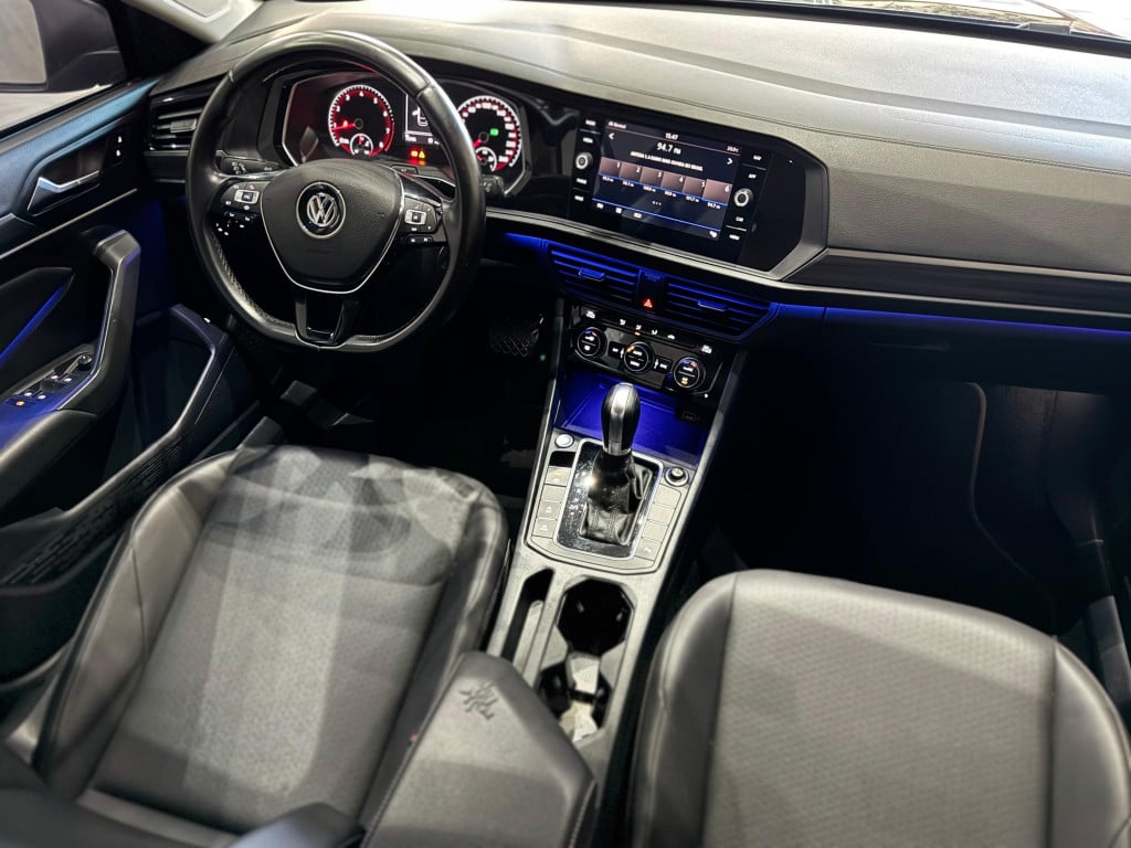 Imagem do veículo VOLKSWAGEN JETTA 1.4 250 TSI TOTAL FLEX COMFORTLINE TIPTRONIC