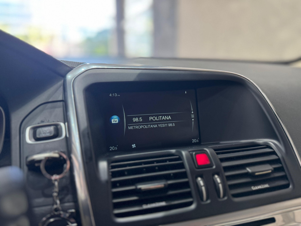 Imagem do veículo VOLVO XC60 2.0 T5 KINETIC GASOLINA 4P AUTOMÁTICO