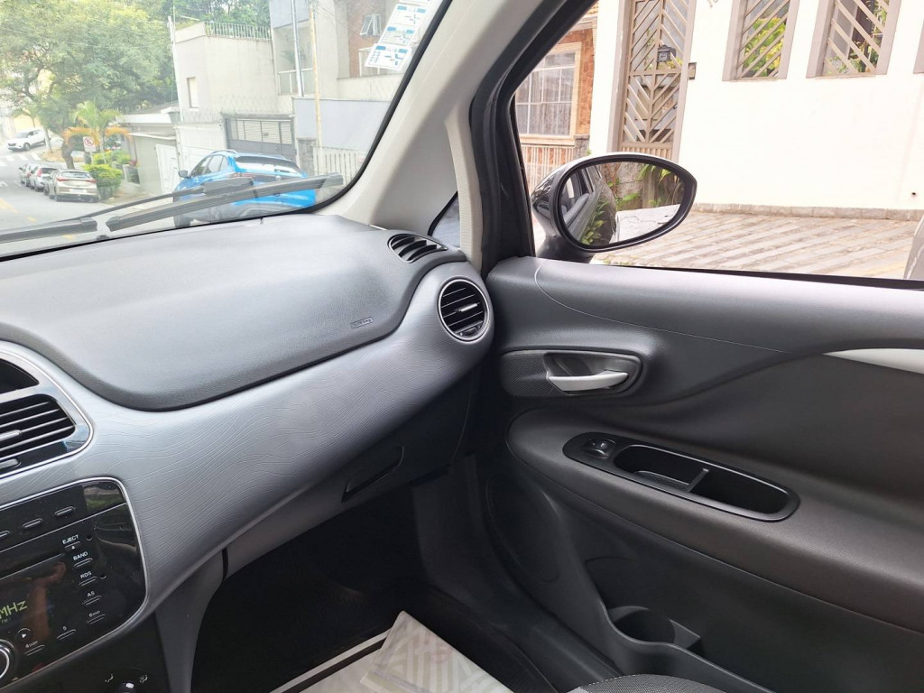Imagem do veículo FIAT PUNTO 1.6 ESSENCE 16V FLEX 4P MANUAL