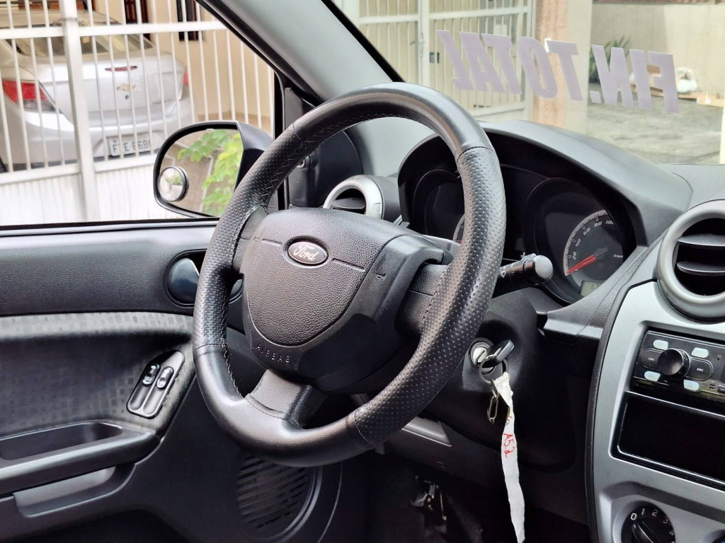 Imagem do veículo FORD FIESTA 1.6 ROCAM SE SEDAN 8V FLEX 4P MANUAL