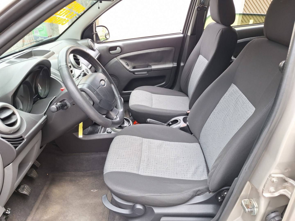 Imagem do veículo FORD FIESTA 1.6 ROCAM SE SEDAN 8V FLEX 4P MANUAL