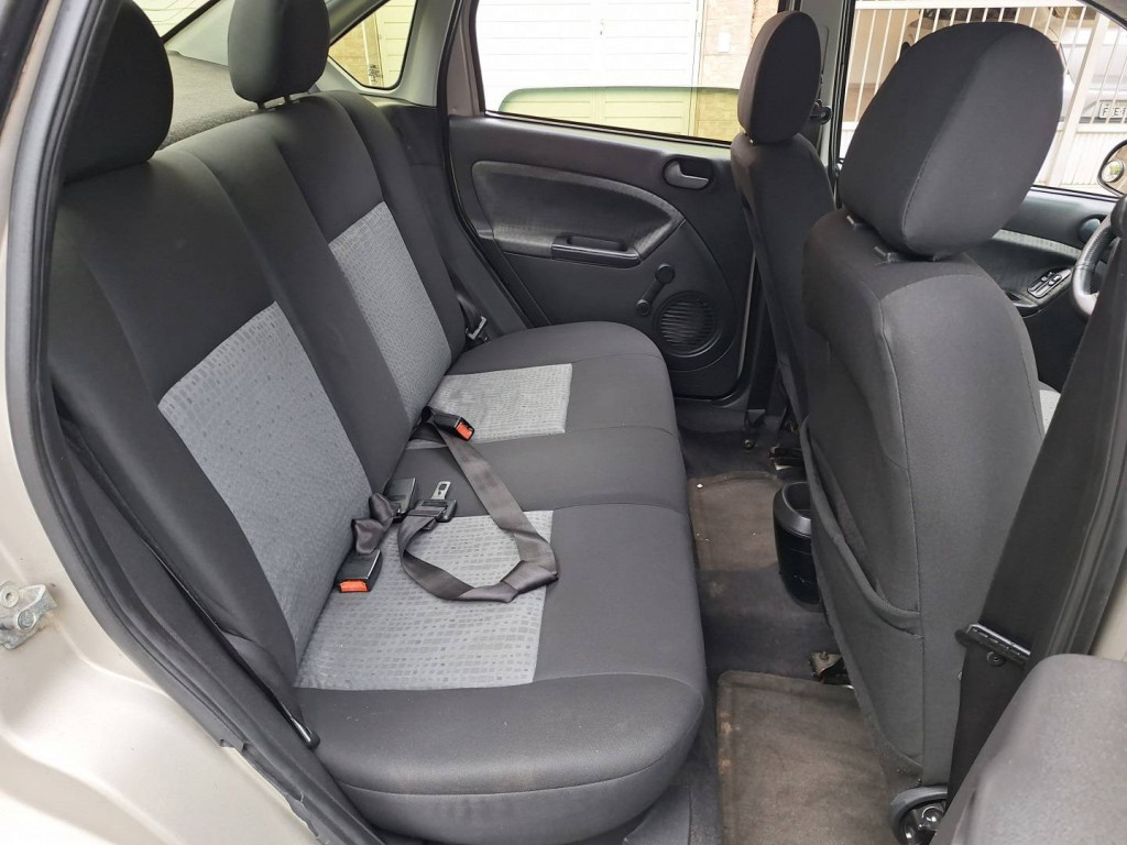 Imagem do veículo FORD FIESTA 1.6 ROCAM SE SEDAN 8V FLEX 4P MANUAL