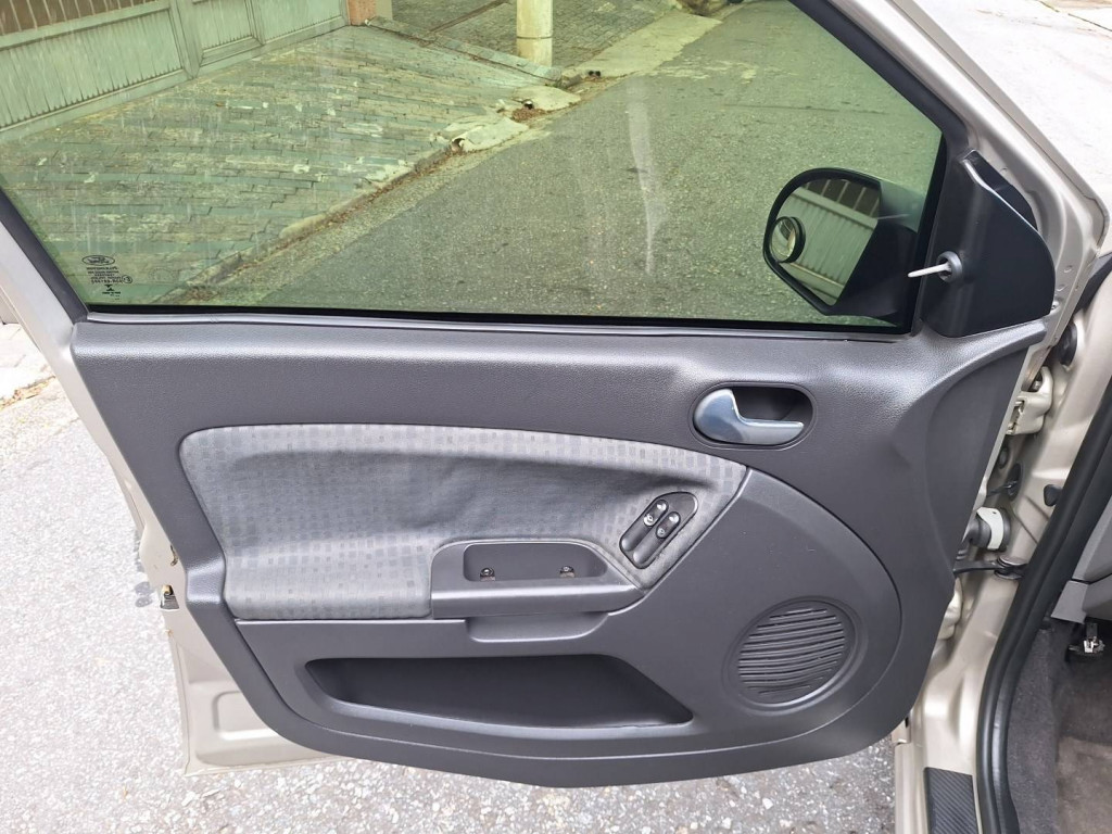 Imagem do veículo FORD FIESTA 1.6 ROCAM SE SEDAN 8V FLEX 4P MANUAL
