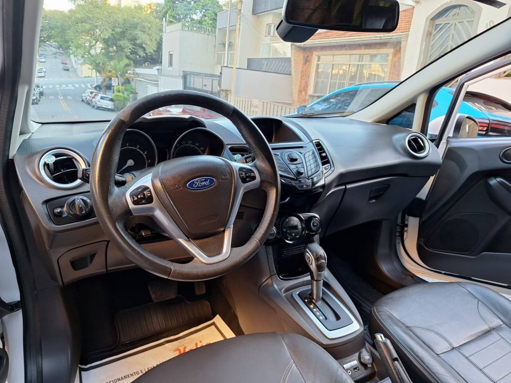 Imagem do veículo FORD FIESTA 1.6 TITANIUM HATCH 16V FLEX 4P AUTOMÁTICO
