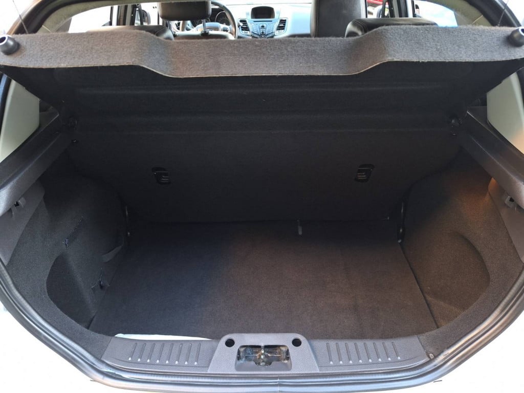 Imagem do veículo FORD FIESTA 1.6 TITANIUM HATCH 16V FLEX 4P AUTOMÁTICO