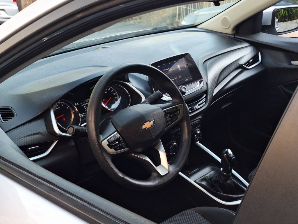 Imagem do veículo CHEVROLET ONIX 1.0 FLEX PLUS LT MANUAL