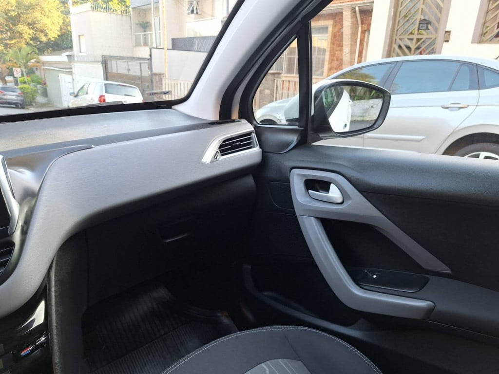 Imagem do veículo PEUGEOT 208 1.2 ACTIVE PACK 12V FLEX 4P MANUAL